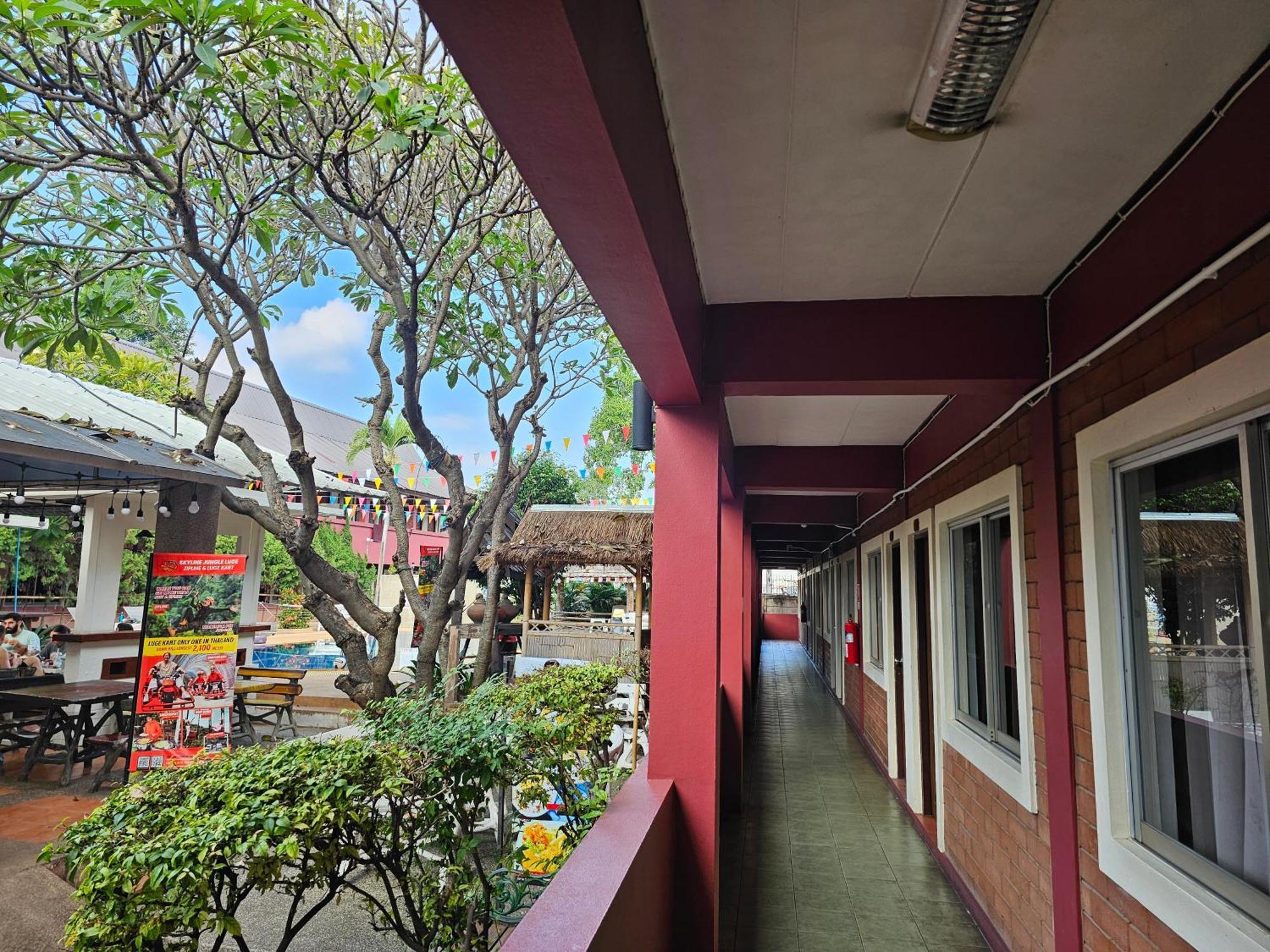 Hostel Red Brick Chiang Mai Exterior foto